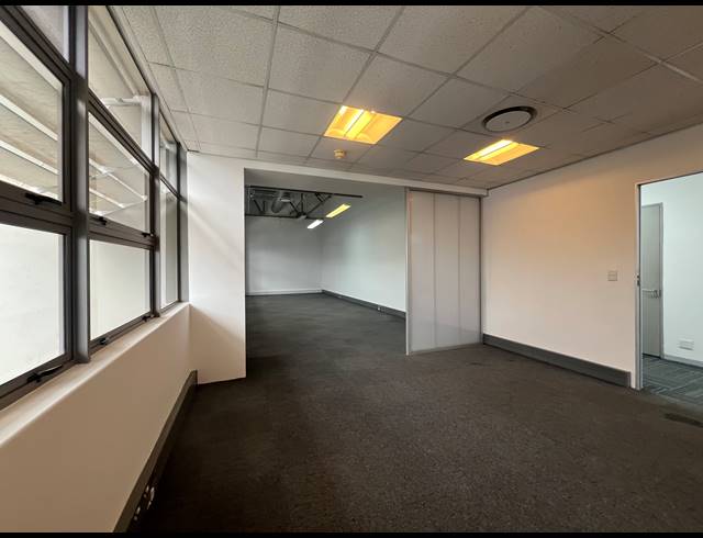 94M² OFFICE TO LET IN ROSEBANK